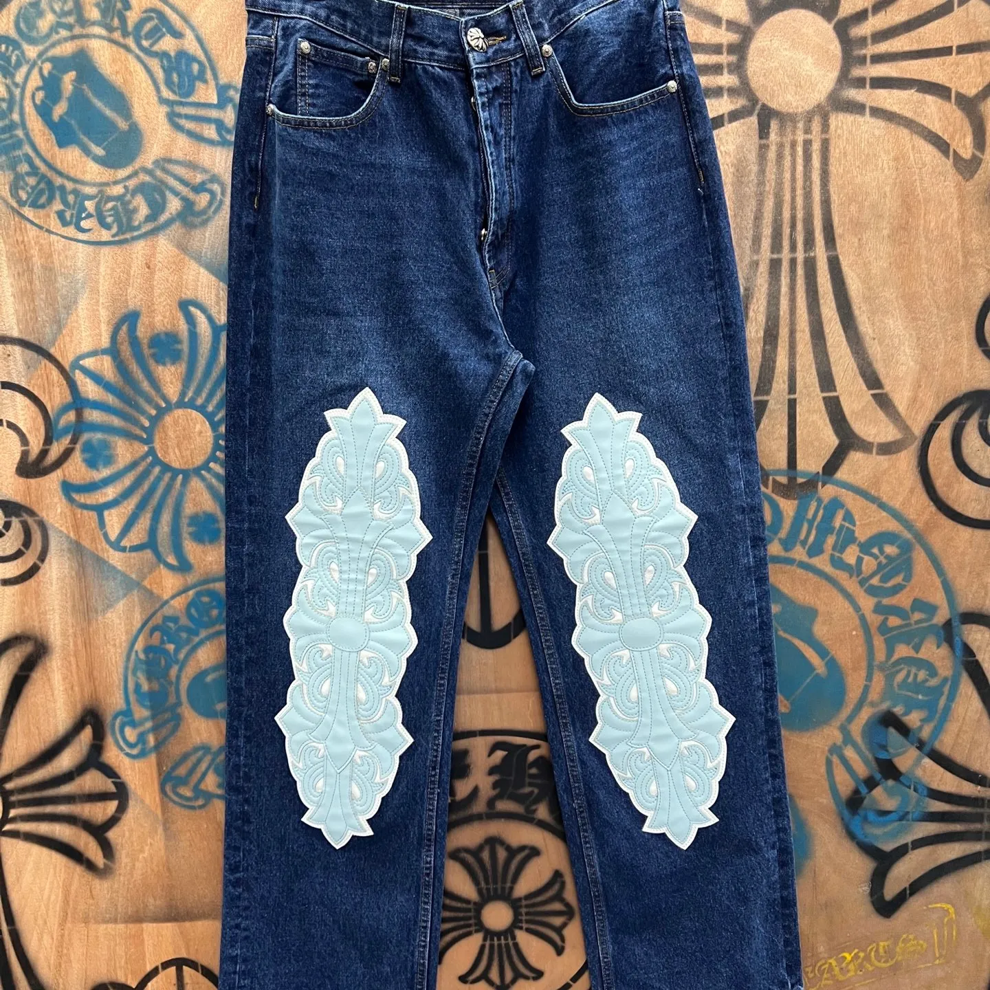 P720 Wang Zha has a new one! Heavy 15.5oz! Kill all market versions instantly! Prices hit rock bottom! chrome hearts limited series new city limited jeans chrome hearts city limited jeans vintage levis American made 501 505 517 base version remake Levis American made 501 base version imported sheepskin 925 silver remake Customers provide waist and pants length or height and weight. The studio will select the most suitable base version for you to remake. There are many people doing remakes in the market. Don’t belittle or comment. The difference is visible to the naked eye. See more and compare for yourself #CHROME HEARTS Same style for men and women